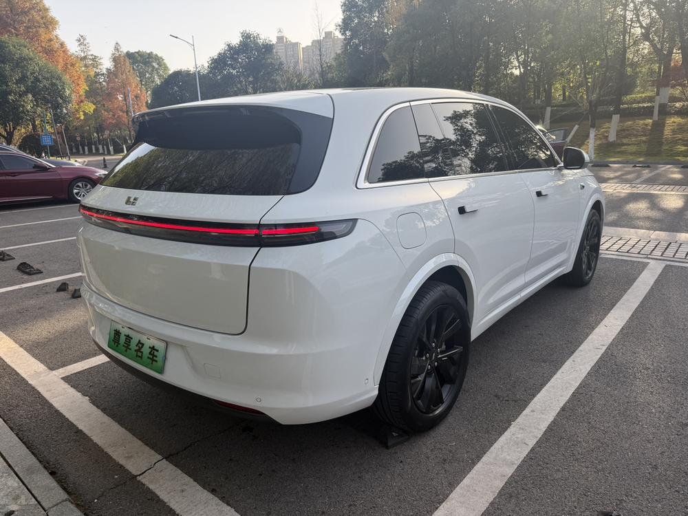 Li Auto Li Auto L7