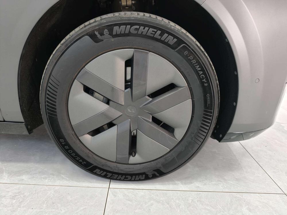 Li Auto Li Auto MEGA