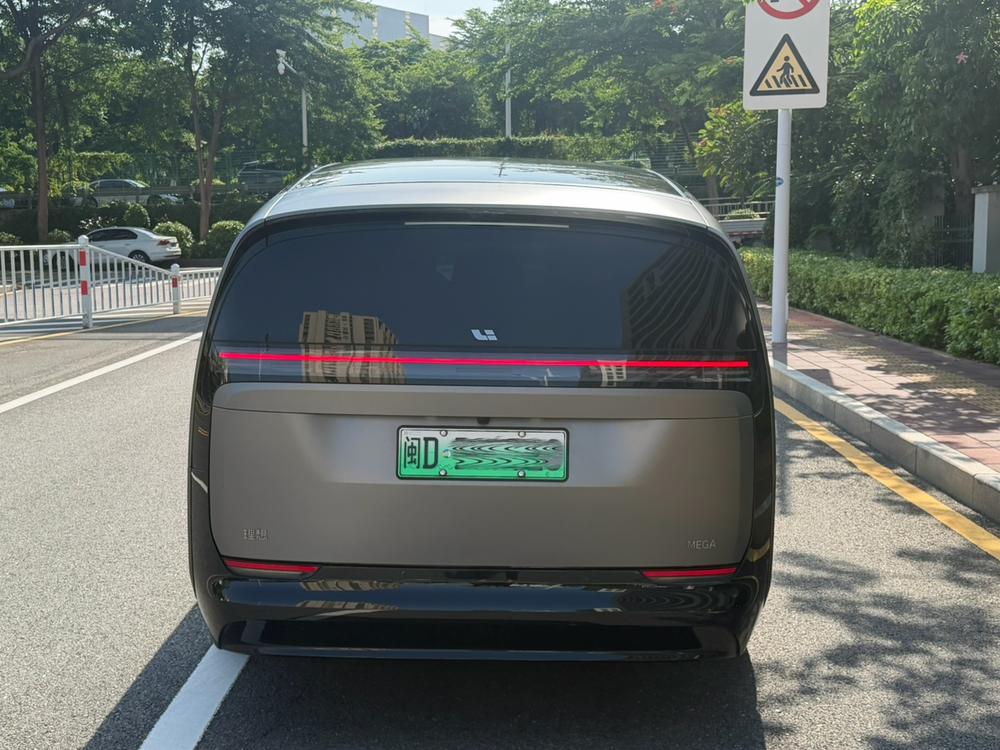 Li Auto Li Auto MEGA