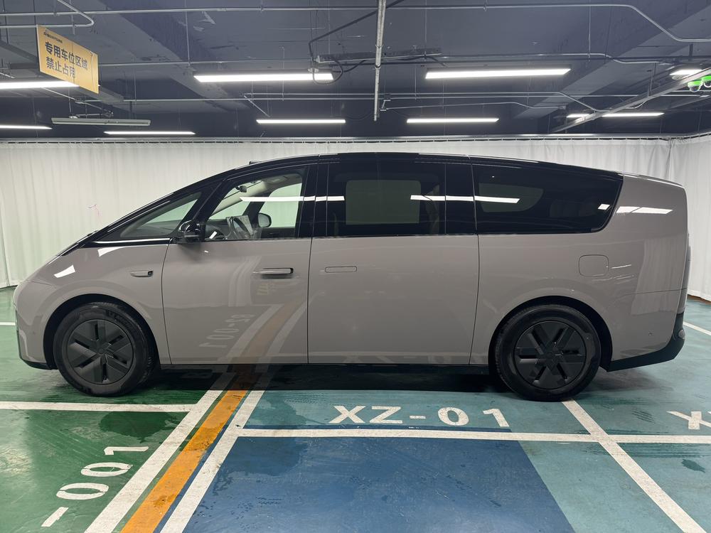 Li Auto Li Auto MEGA