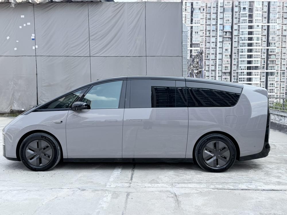 Li Auto Li Auto MEGA