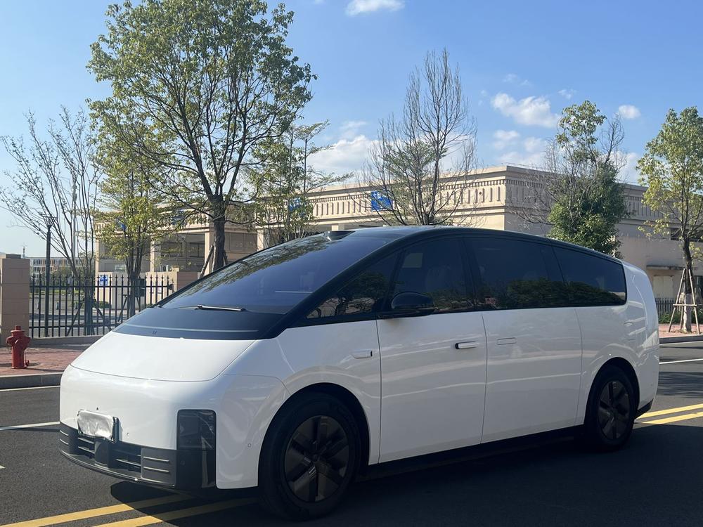 Li Auto Li Auto MEGA
