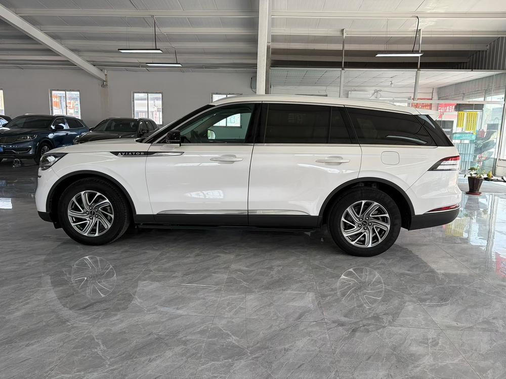 Lincoln Aviator