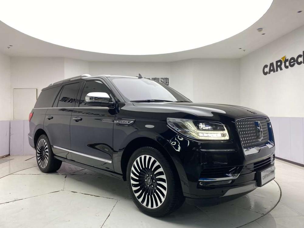 Lincoln Navigator