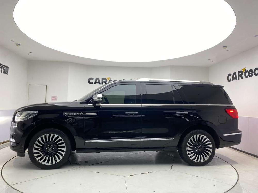 Lincoln Navigator