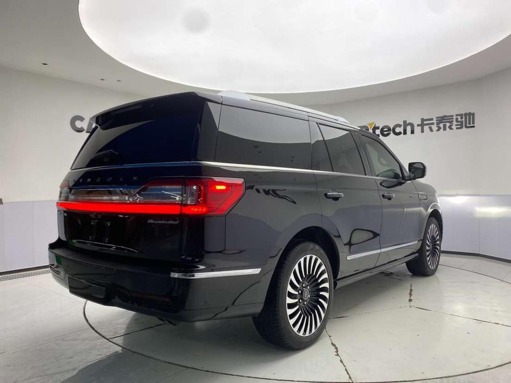 Lincoln Navigator