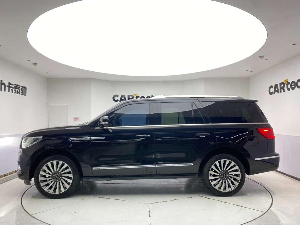 Lincoln Navigator