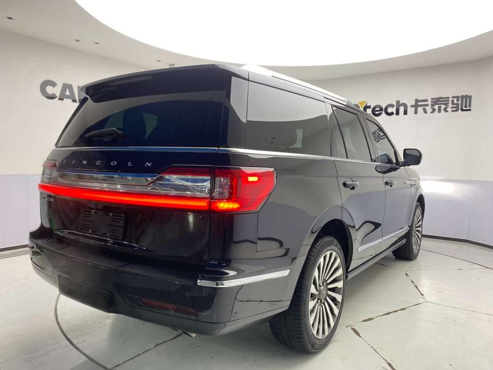 Lincoln Navigator