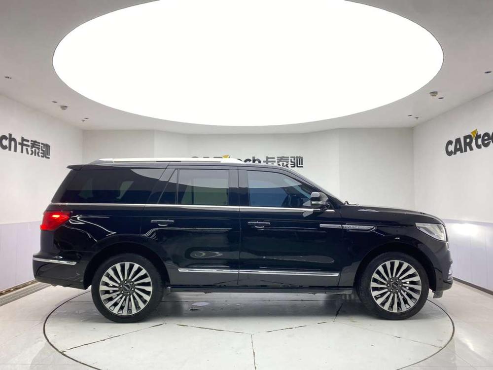 Lincoln Navigator