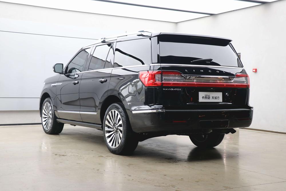Lincoln Navigator