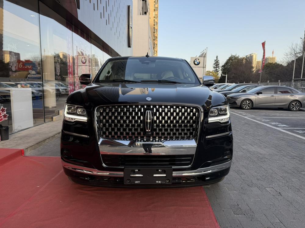 Lincoln Navigator