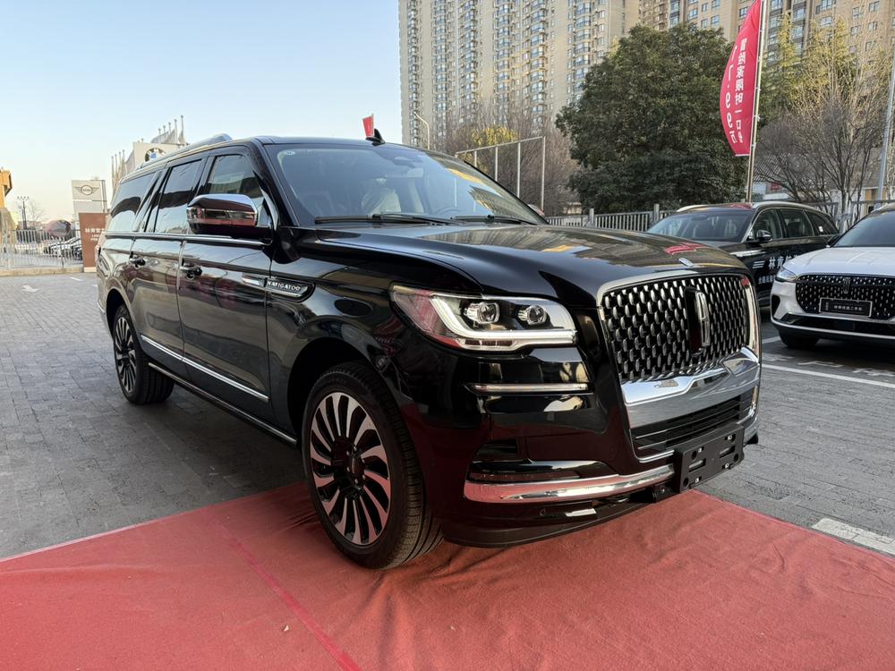 Lincoln Navigator