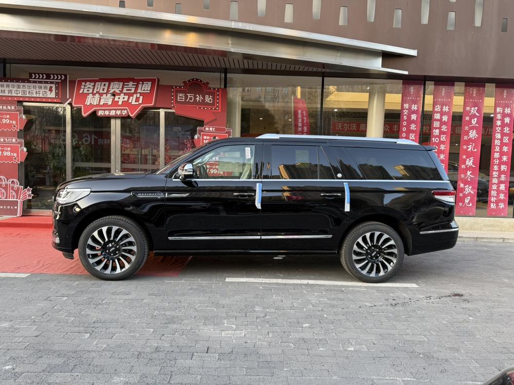 Lincoln Navigator