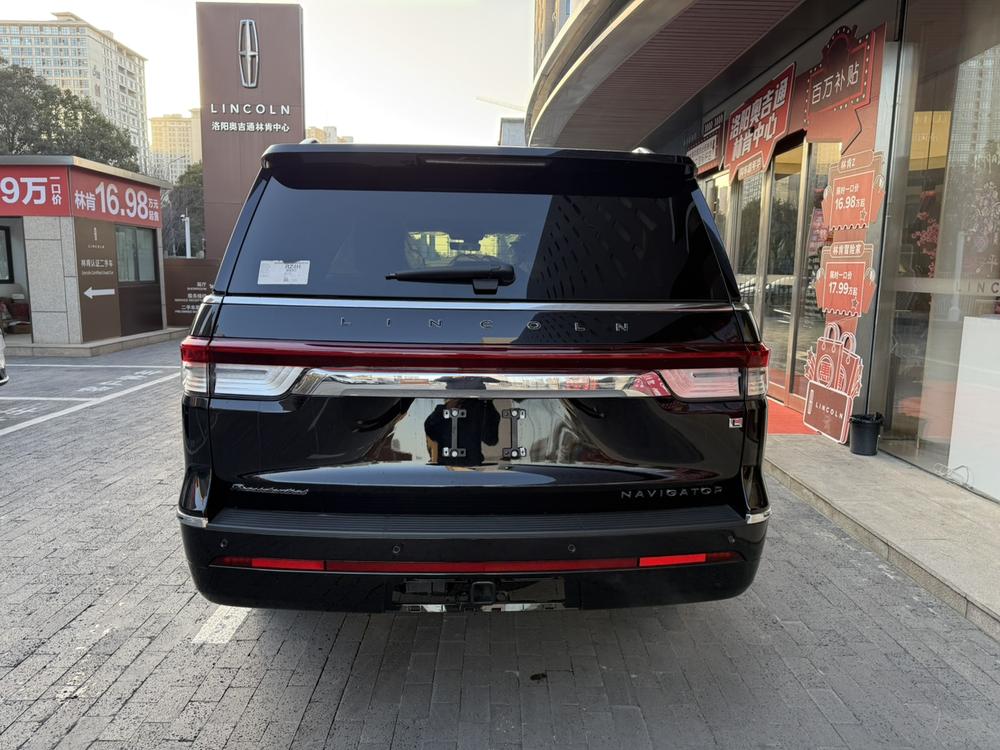 Lincoln Navigator