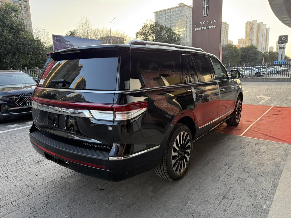 Lincoln Navigator