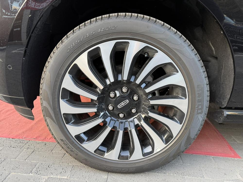 Lincoln Navigator