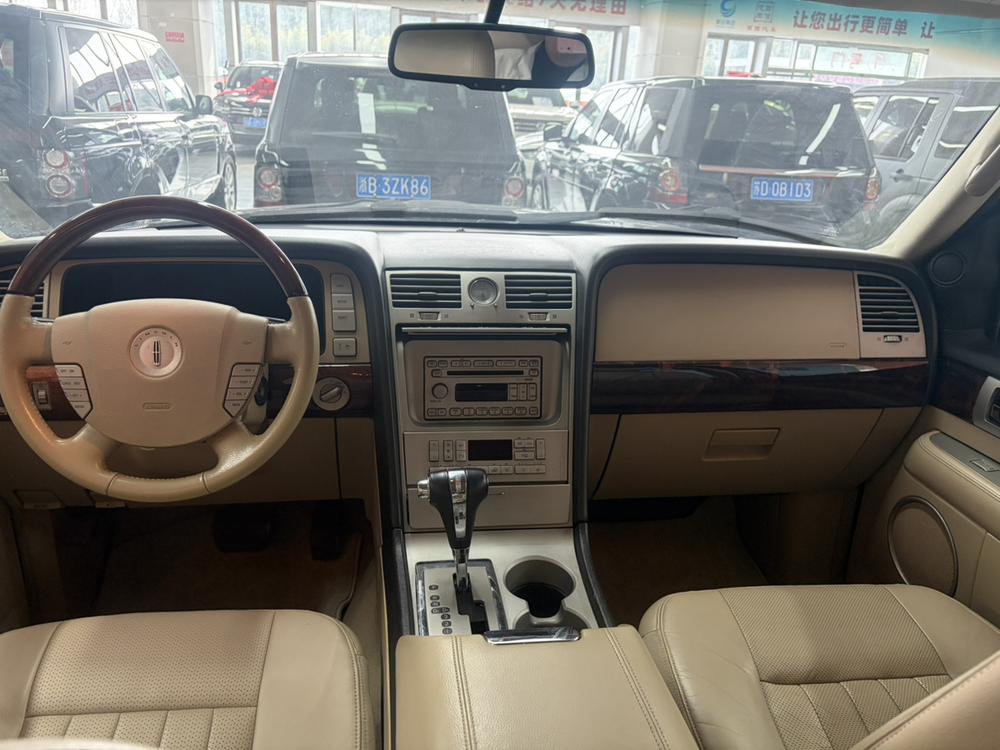 Lincoln Navigator