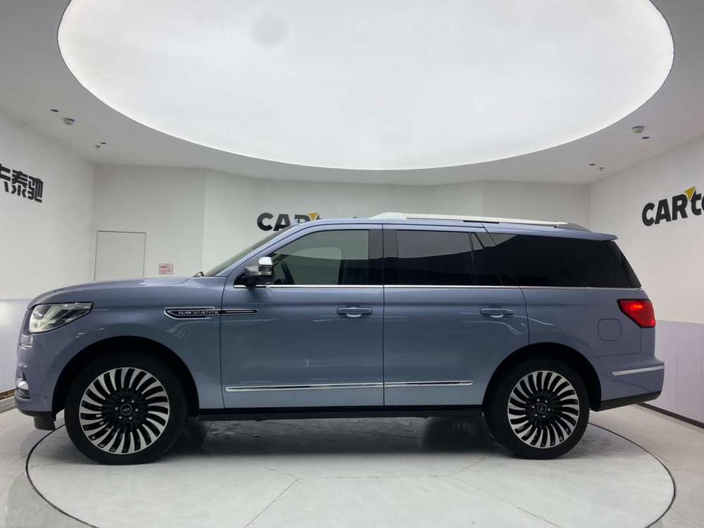 Lincoln Navigator