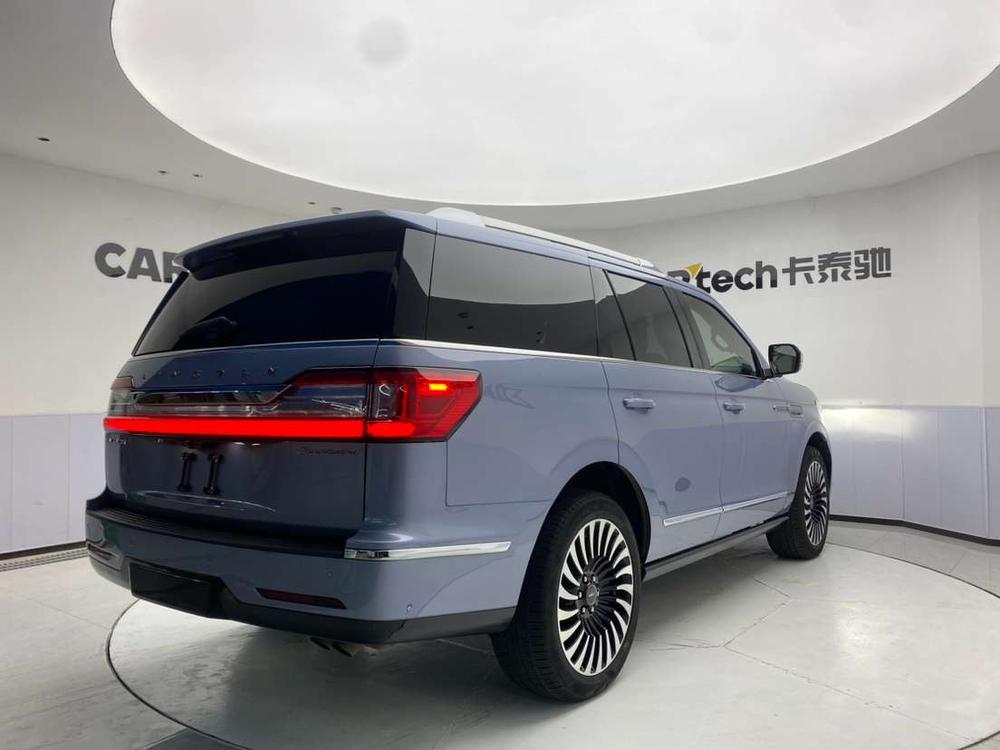 Lincoln Navigator