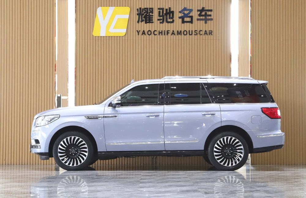 Lincoln Navigator