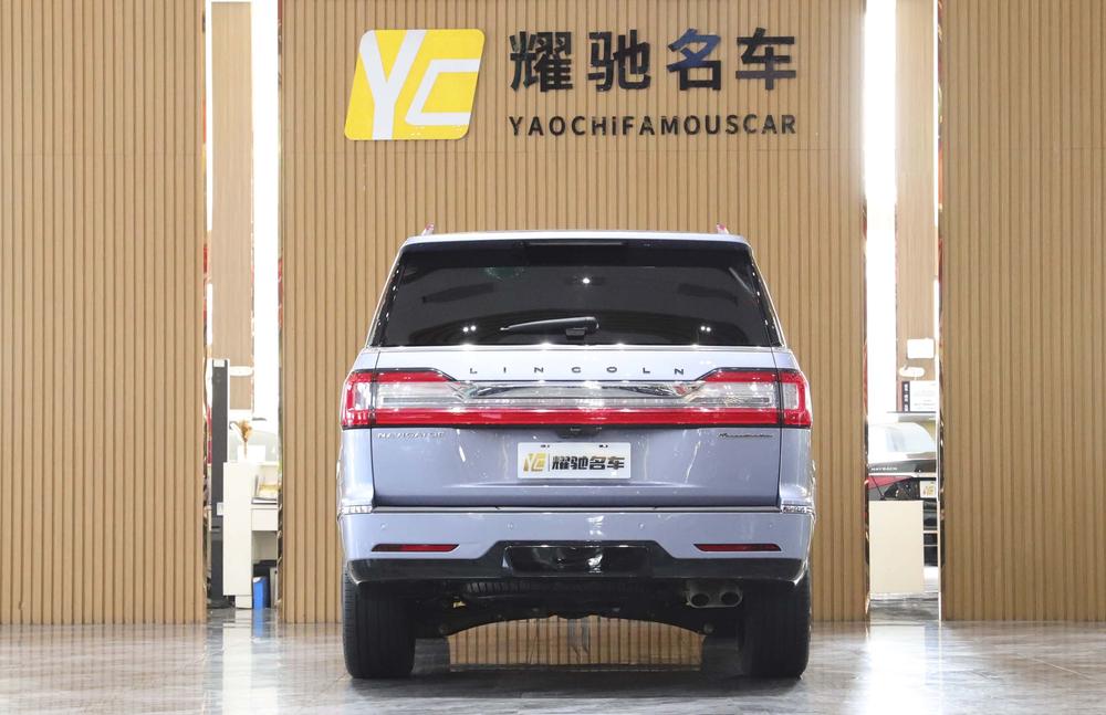 Lincoln Navigator