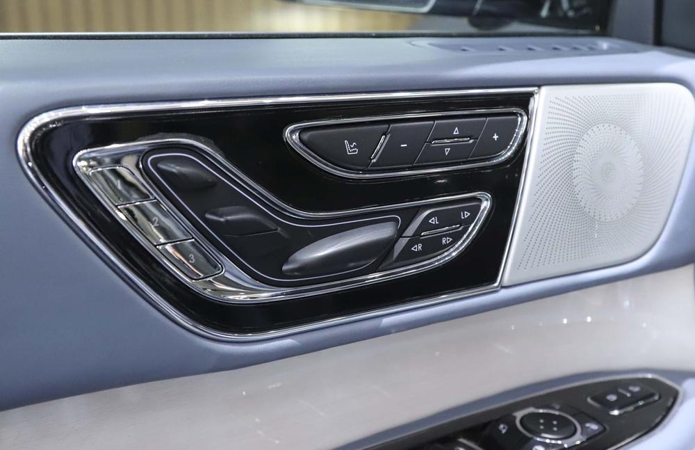 Lincoln Navigator