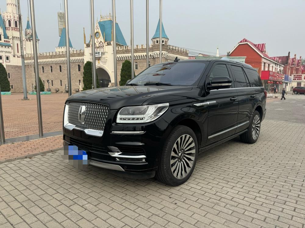 Lincoln Navigator