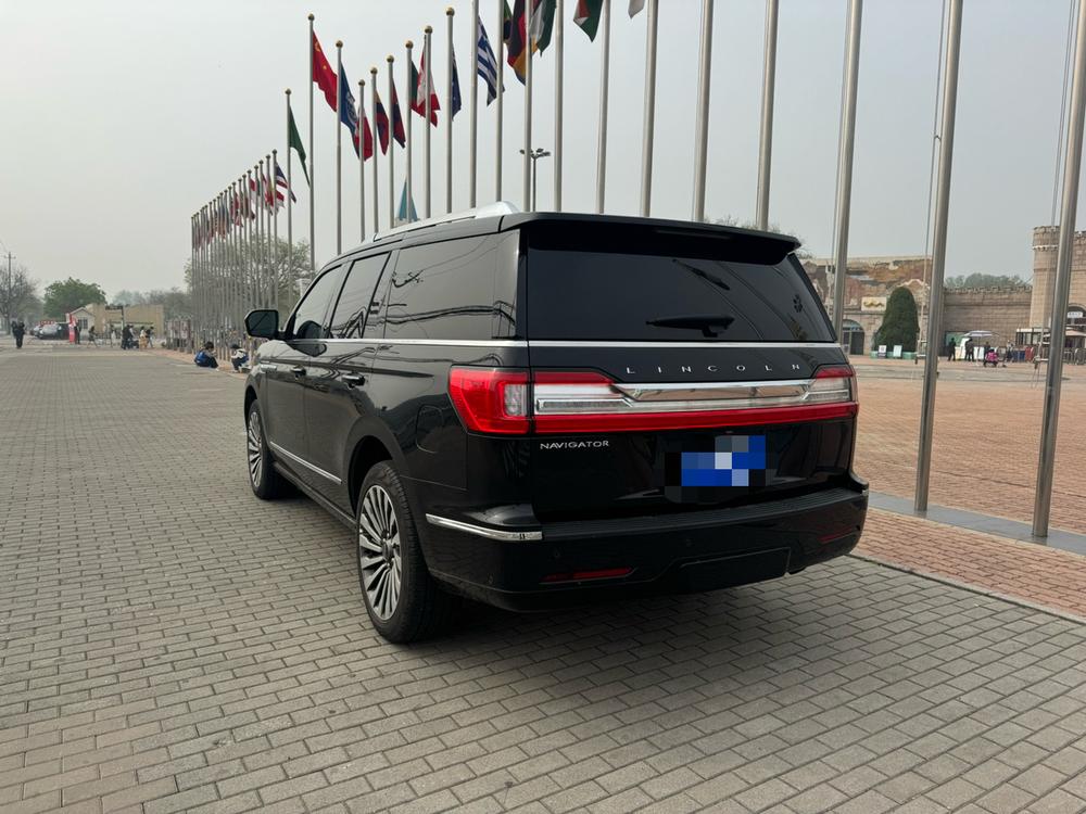 Lincoln Navigator