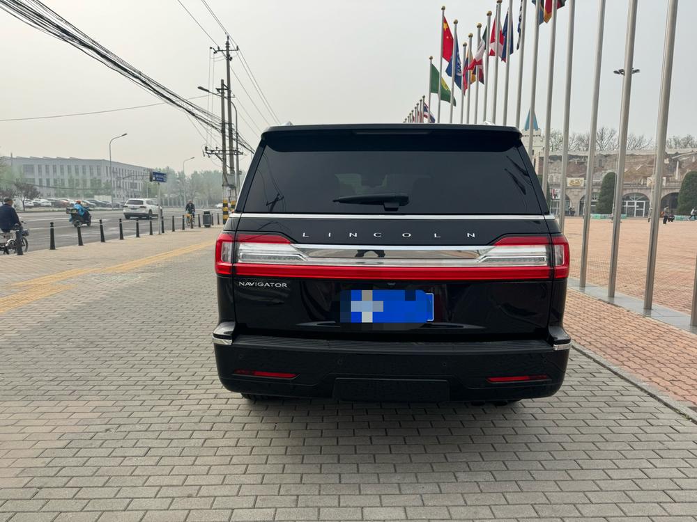 Lincoln Navigator
