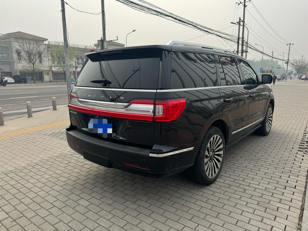 Lincoln Navigator