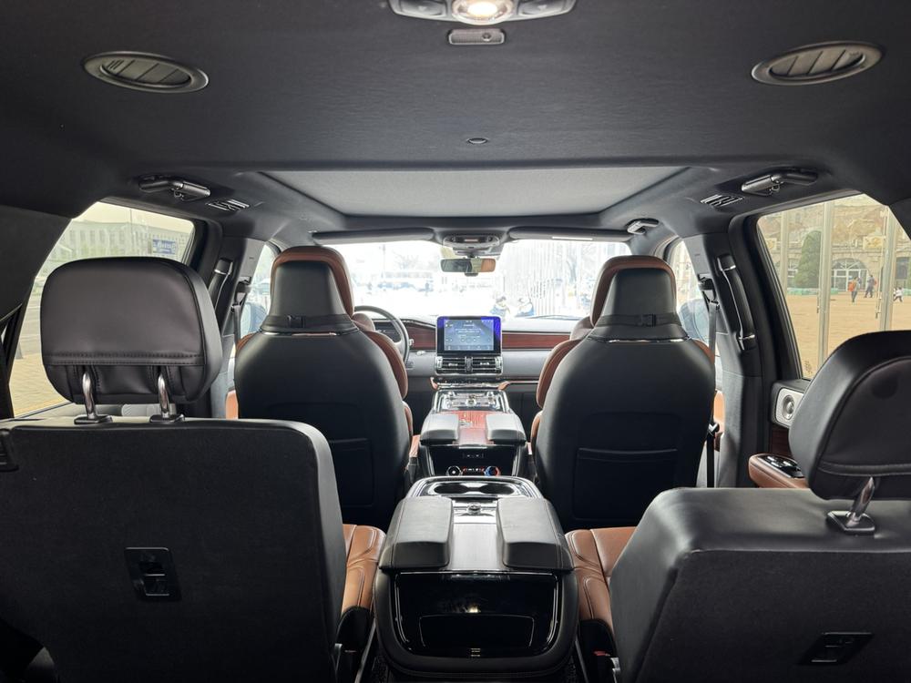 Lincoln Navigator