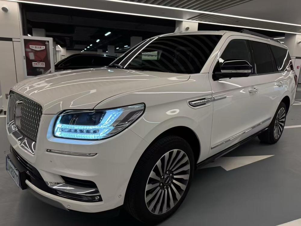 Lincoln Navigator