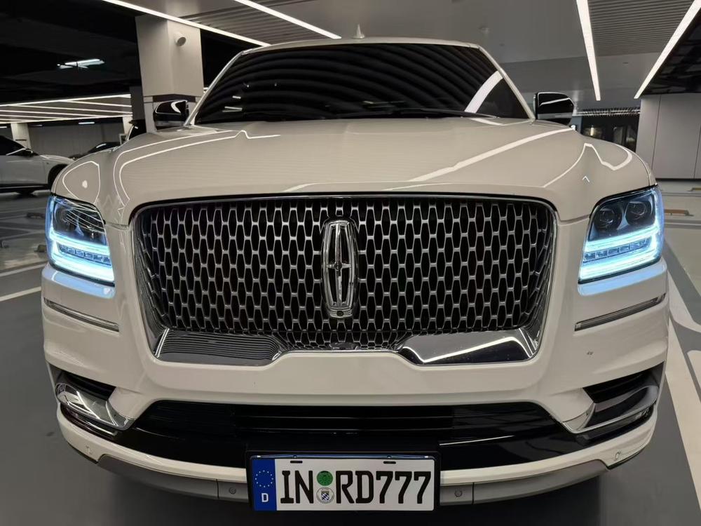 Lincoln Navigator