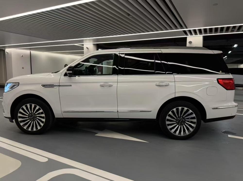 Lincoln Navigator