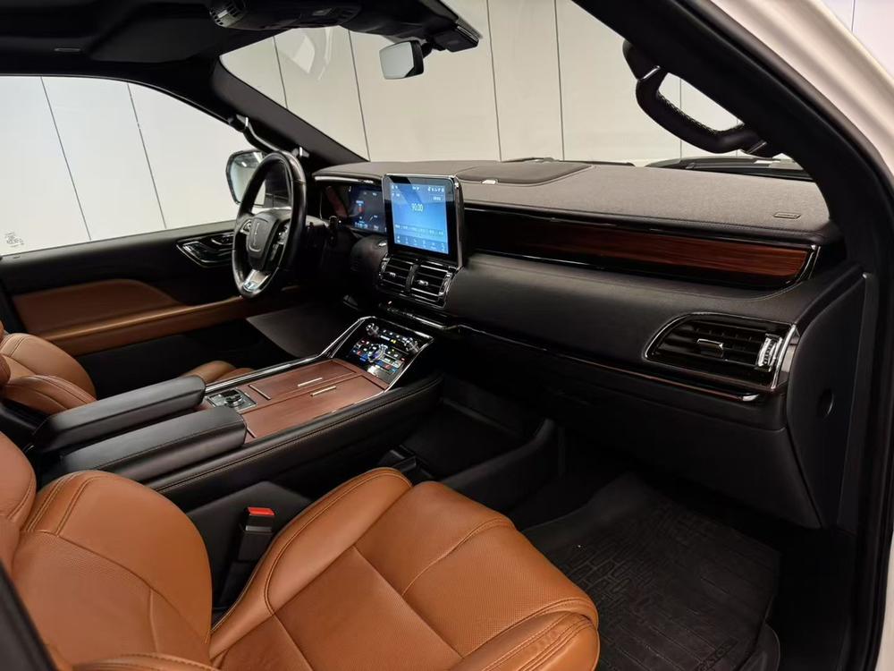Lincoln Navigator