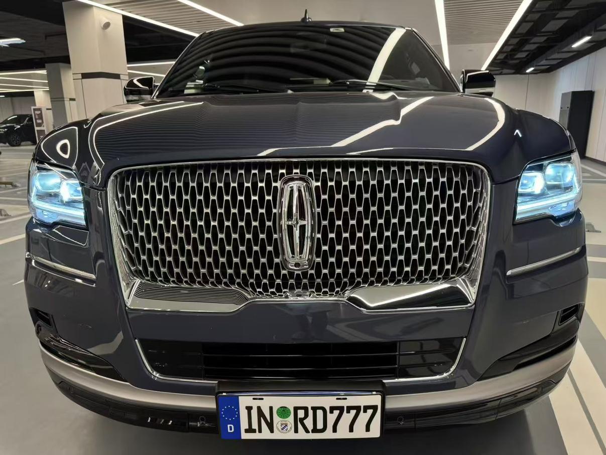 Lincoln Navigator