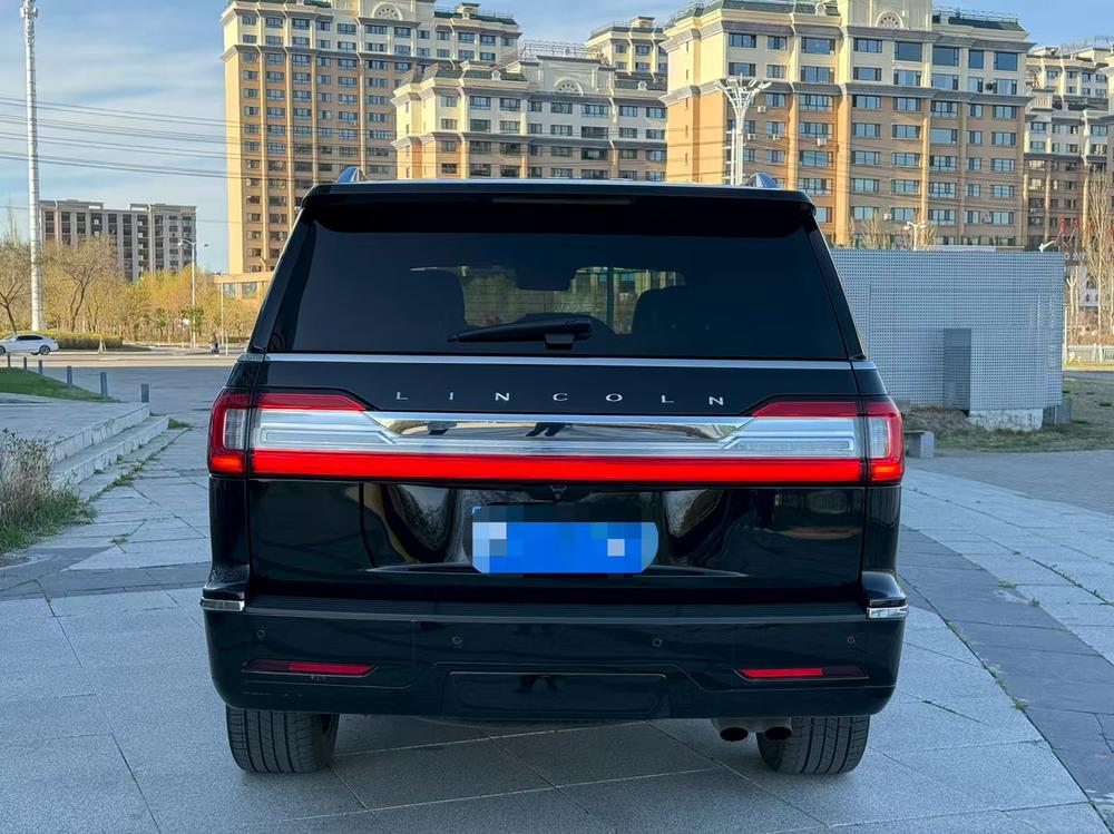 Lincoln Navigator