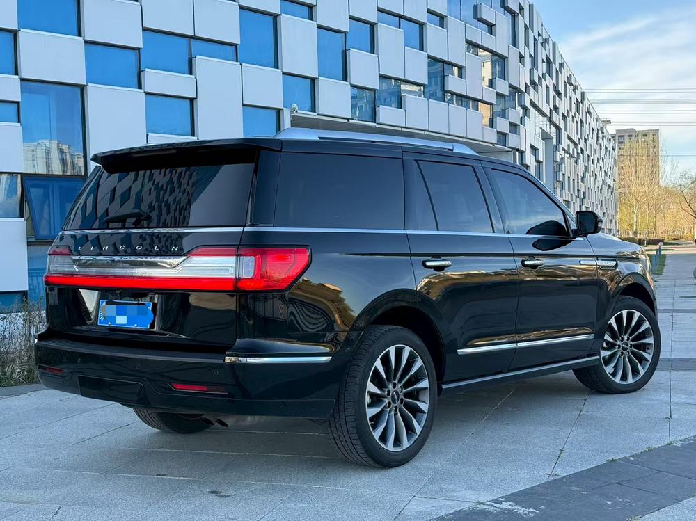Lincoln Navigator