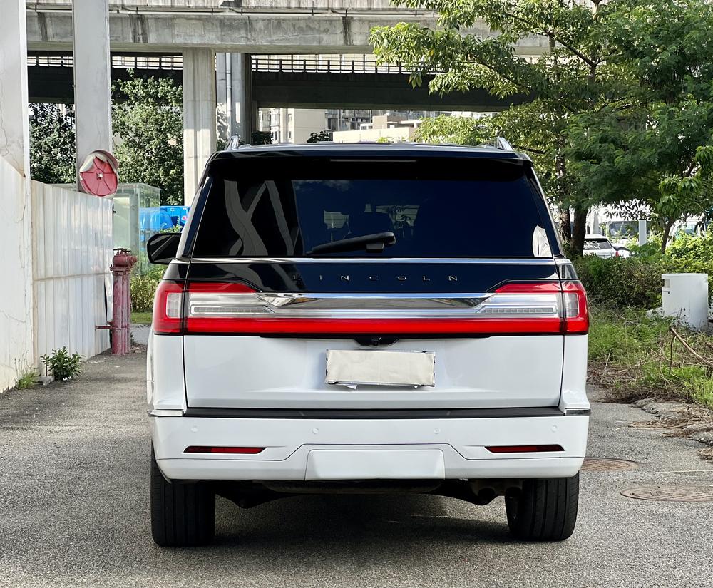 Lincoln Navigator
