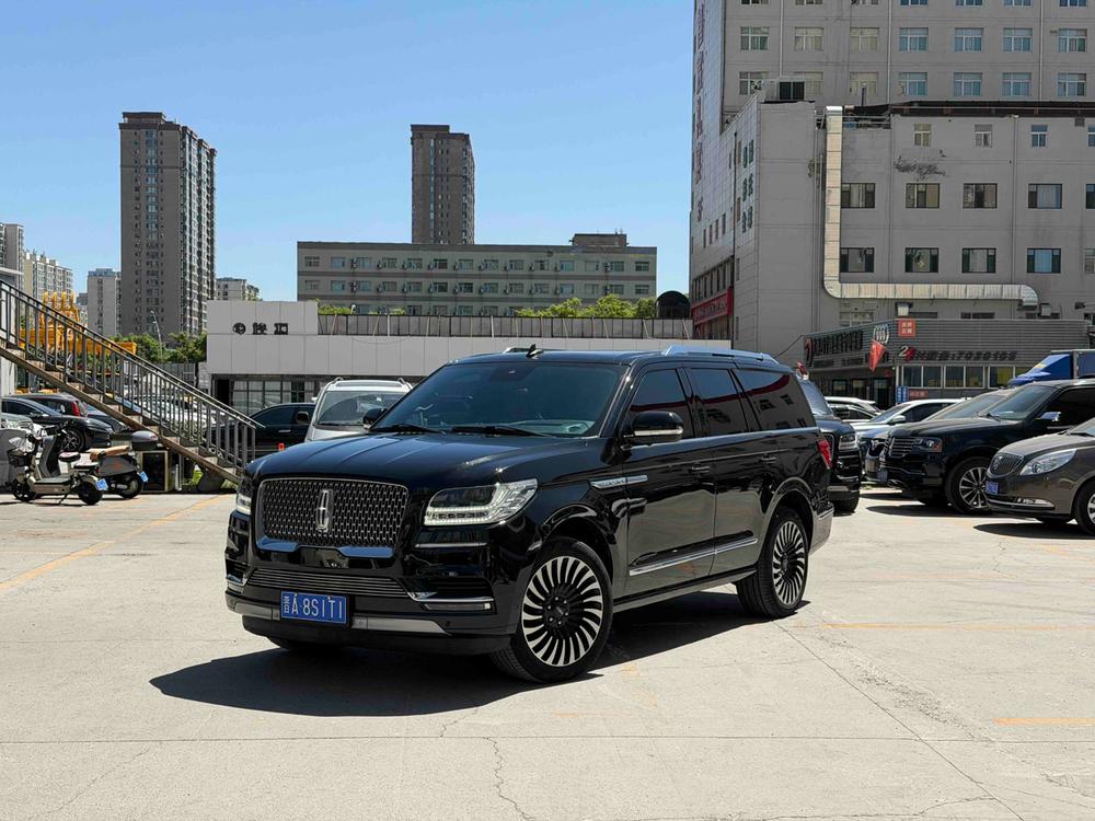Lincoln Navigator