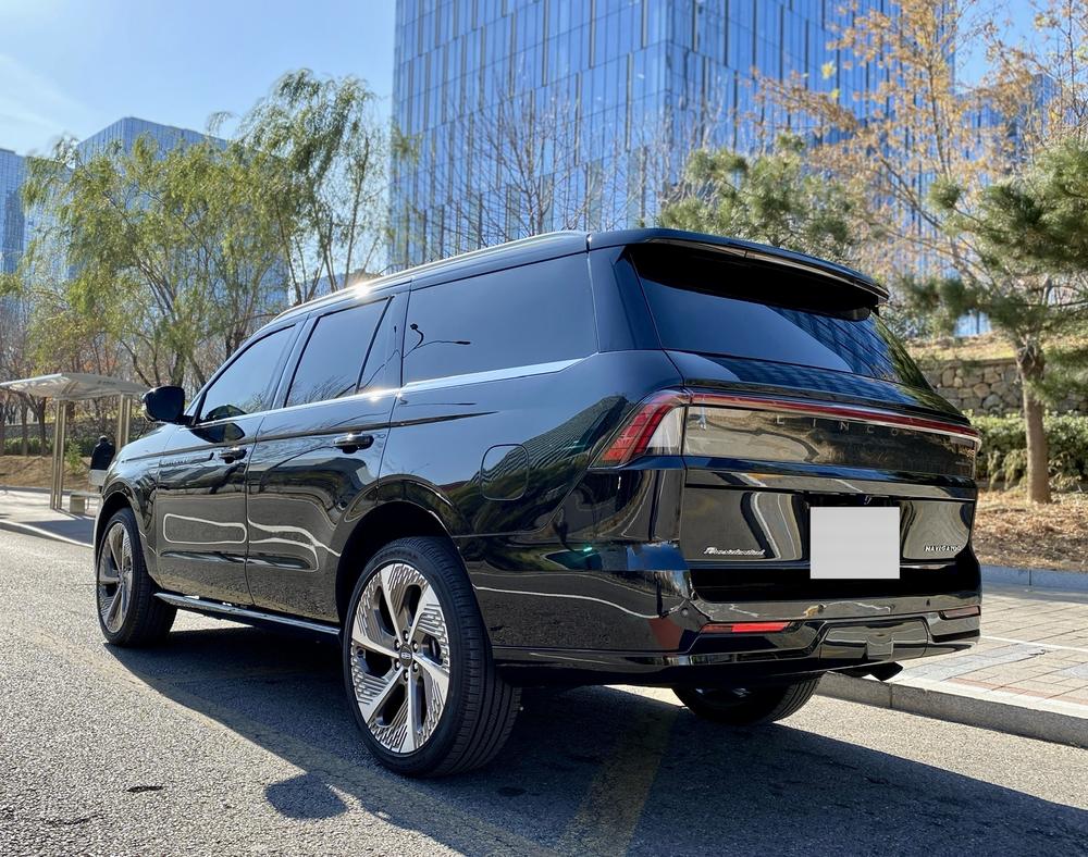 Lincoln Navigator