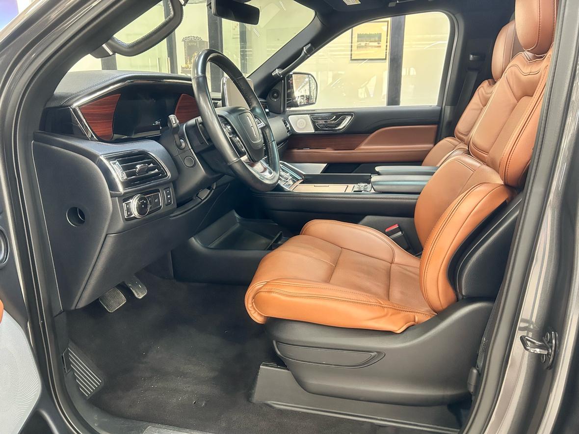 Lincoln Navigator