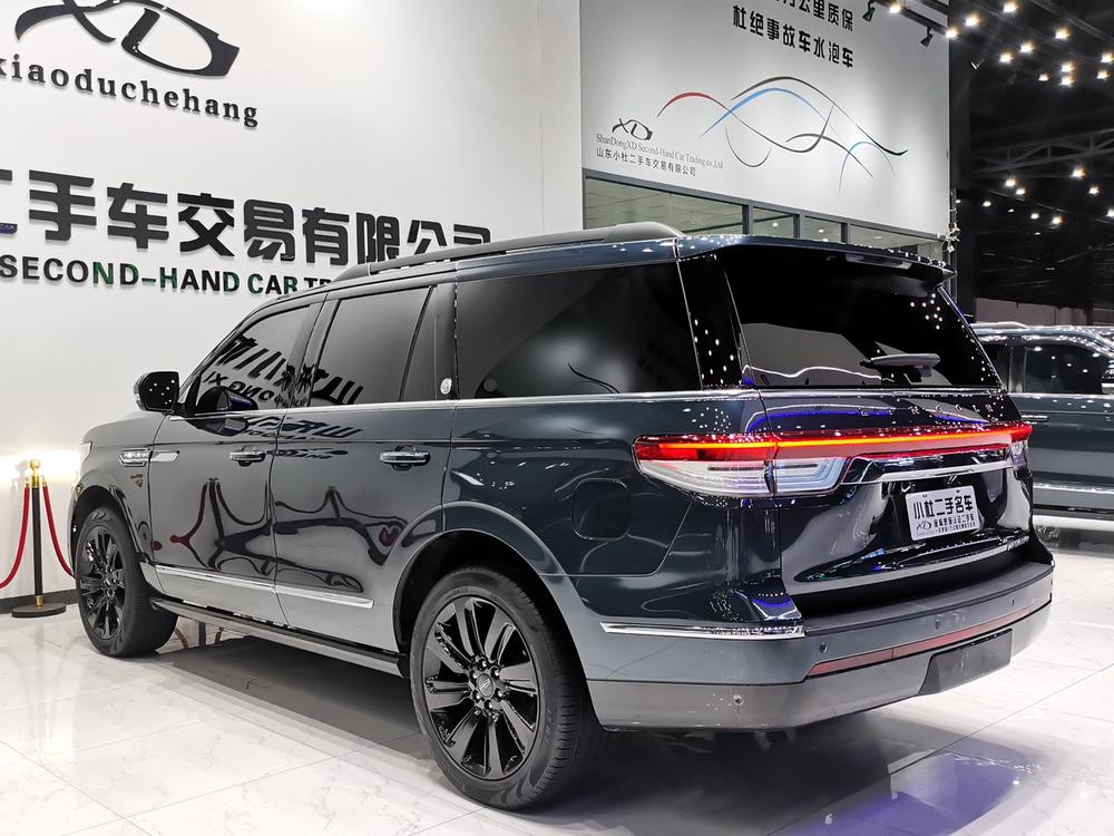 Lincoln Navigator