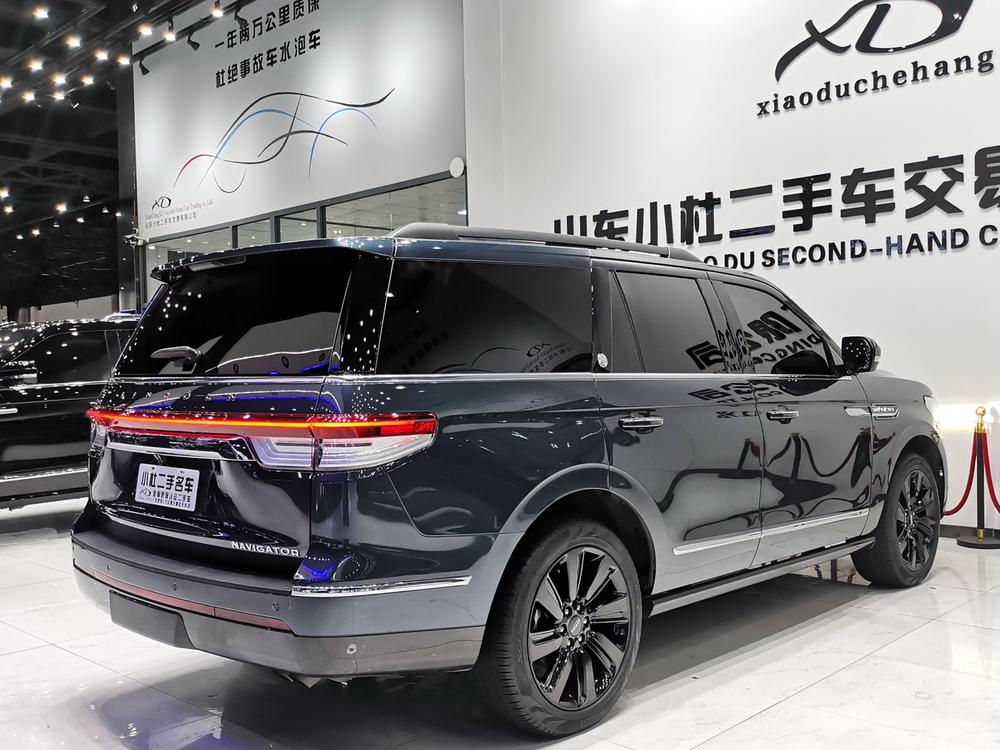 Lincoln Navigator