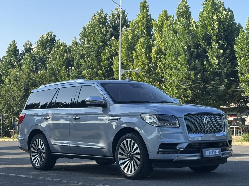 Lincoln Navigator