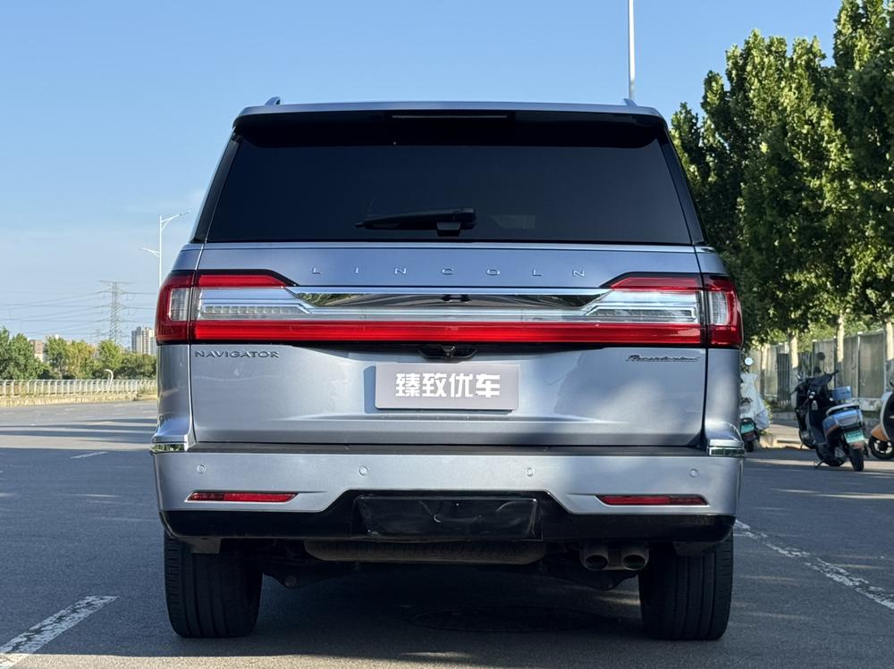 Lincoln Navigator