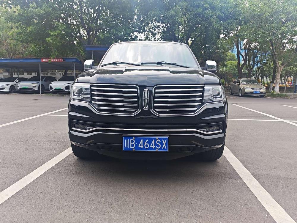 Lincoln Navigator