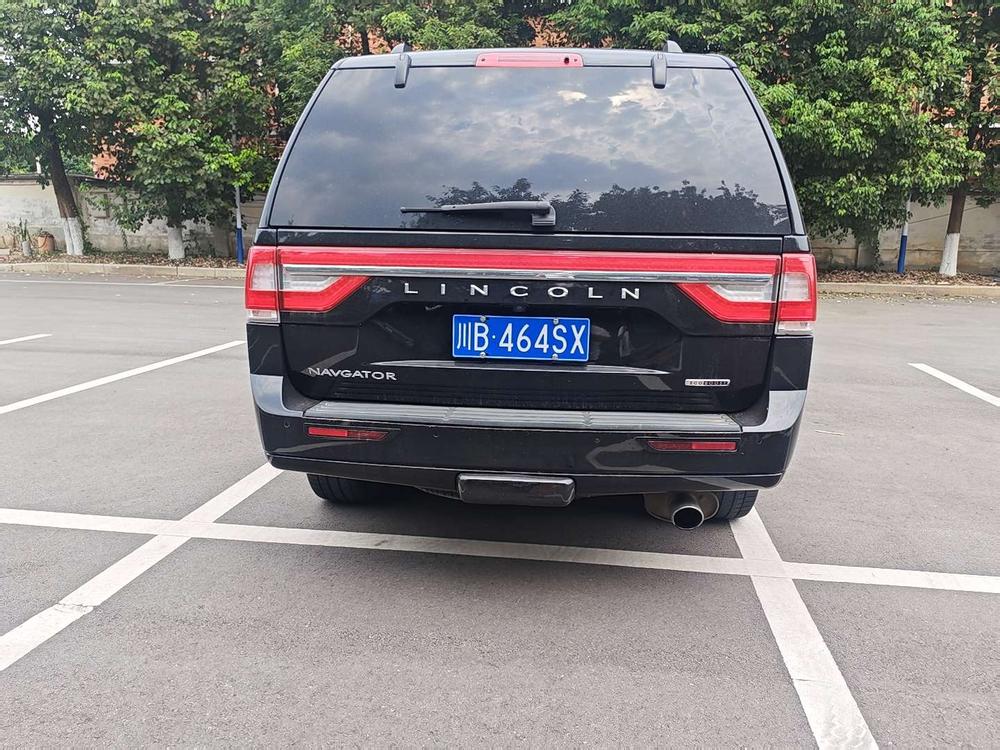 Lincoln Navigator