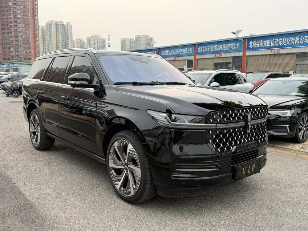 Lincoln Navigator