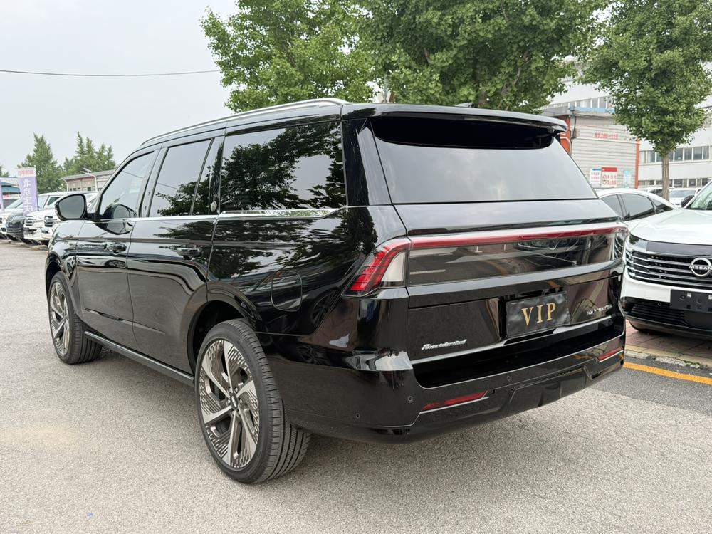 Lincoln Navigator